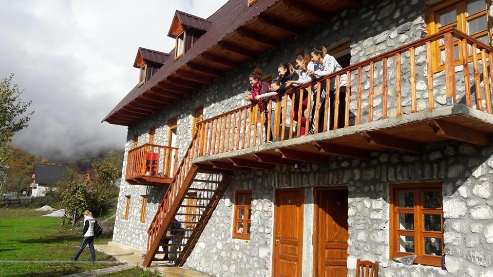 Bujtina Berishta Theth Hotel Exterior photo