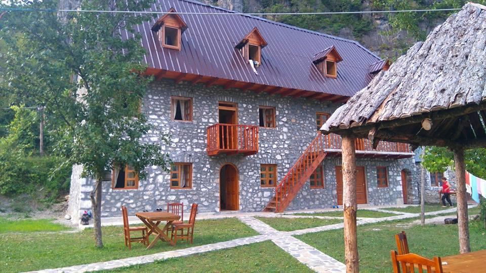 Bujtina Berishta Theth Hotel Exterior photo