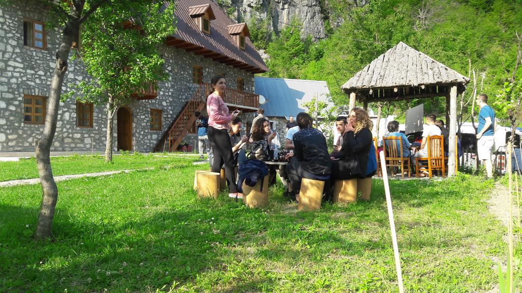 Bujtina Berishta Theth Hotel Exterior photo
