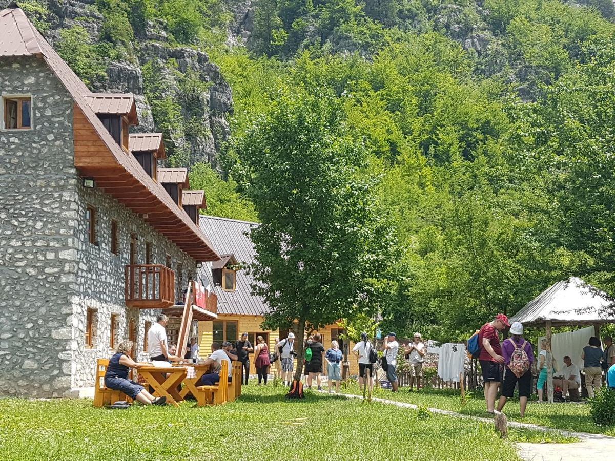 Bujtina Berishta Theth Hotel Exterior photo